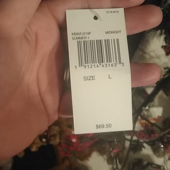 🆕Micheal Kors Men's Fitted Tee - Picture 3 of 4